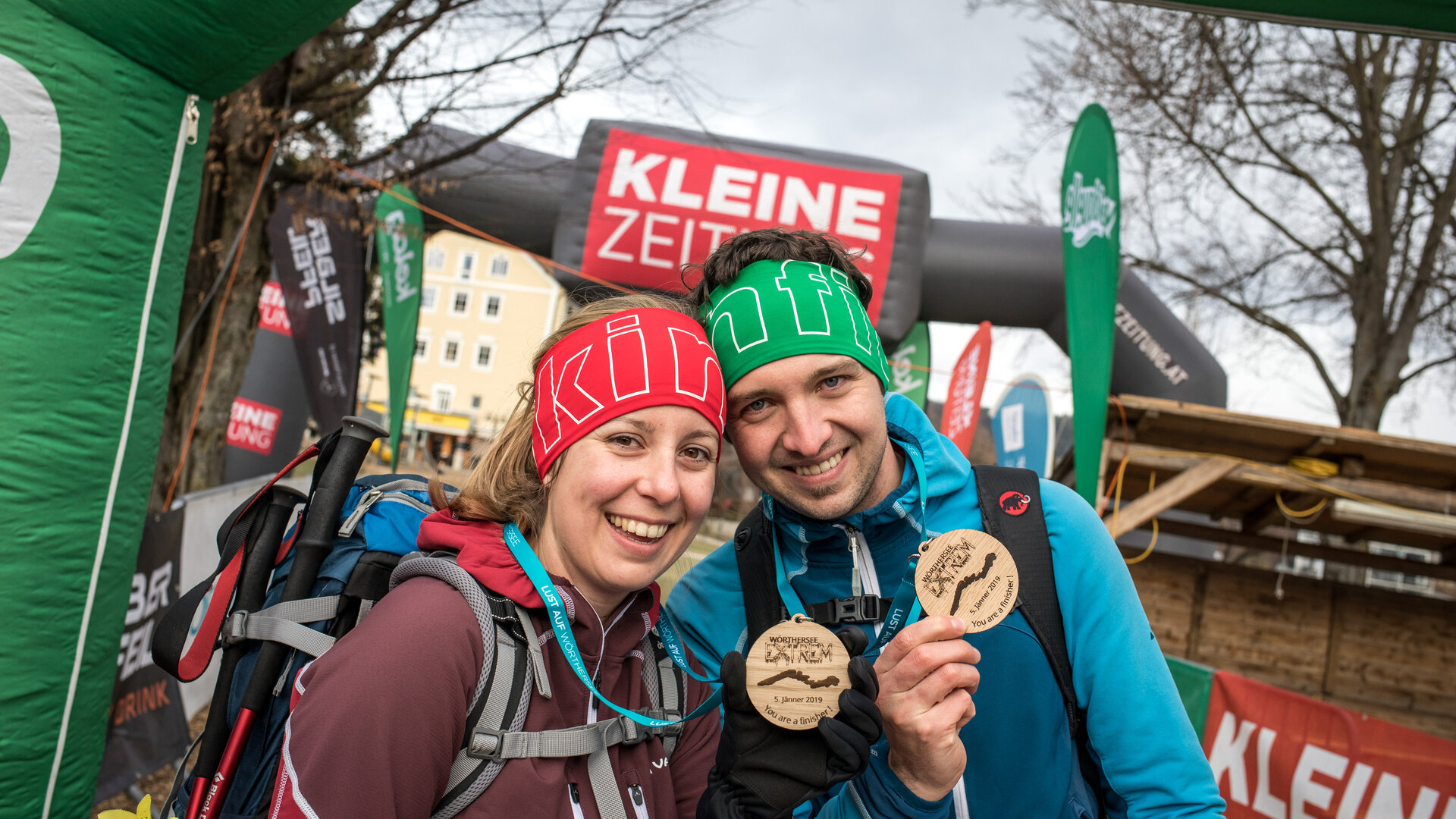 <p>Zielfoto von Finishern der Ultrawanderung Wörthersee EXTREM</p>